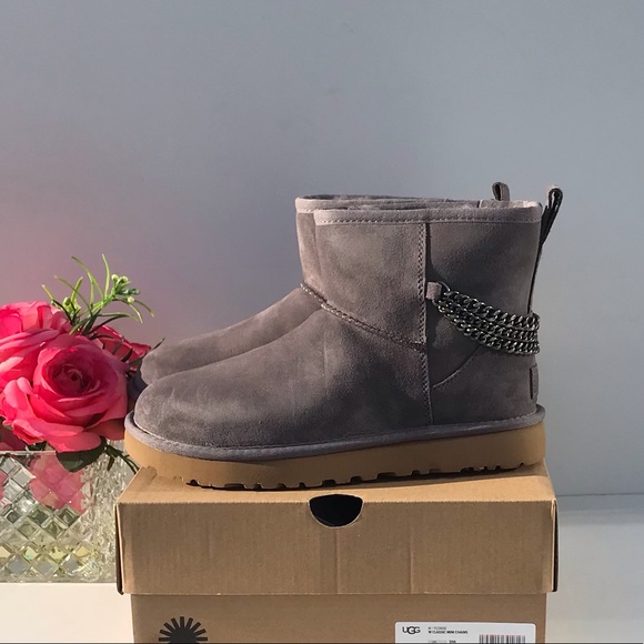 UGG Classic Mini Chains - Picture 6 of 10